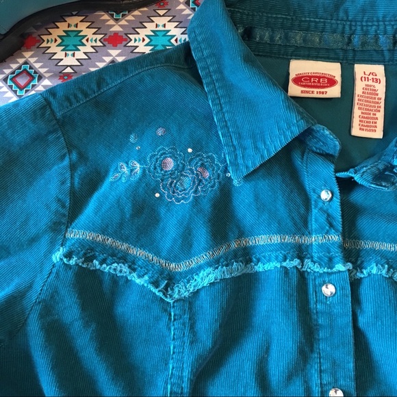 Bling button western shirt with flower embroidery - Picture 2 of 7